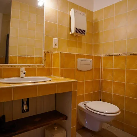 Lou Rey Eco Hameau - Gite, D'hotes & Table D'hotes