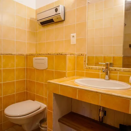 Pensjonat Lou Rey Eco Hameau - Gite, D'hotes & Table D'hotes